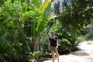26-Malene i Hilltorp Garden
